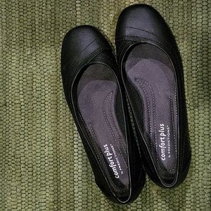 Cute Simple Black Flats Size 10 Wide